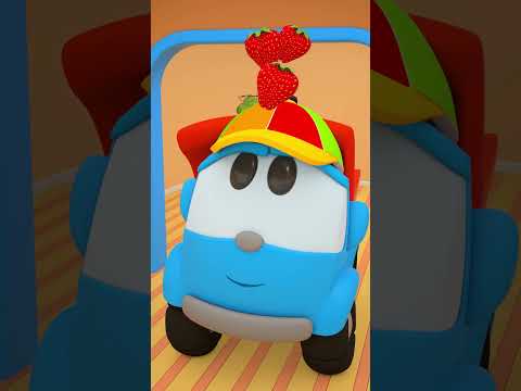 Leo the truck cooks a FRUIT PIE! Funny cartoons for kids & cartoon for babies #shorts #animation