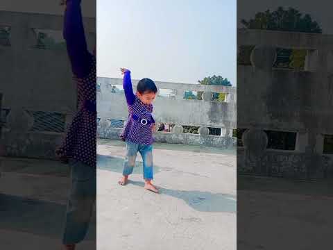 acute kid.dancing on patali kamariya more I hi hai