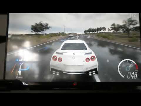 playing forza horizion 3 (archive)