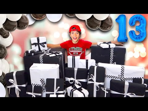 JOJO'S 13th BIRTHDAY present OPENING! *SPECIAL SURPRISE 🎁 *chess themed birthday party