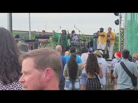 Tank and the Bangas "Heavy" at Daze Between 5-02-2023