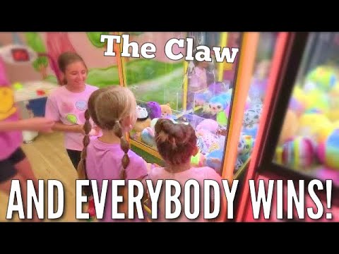 THE CLAW MACHINE THAT NEVER FAILS! | Summer Fun 2024