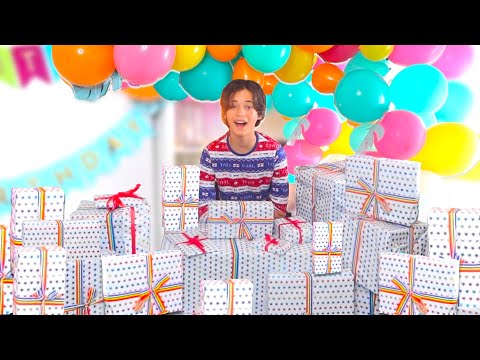 JoJo's 12 BIRTHDAY PRESENT OPENING special surprise 🎁