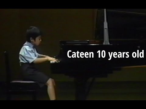 10-year-old plays Chopin Scherzo No.1