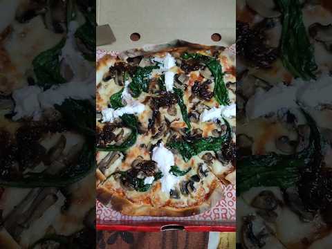 Ciro'S pizzeria|Italian pizza|Pizza spots|Delicious pizza| #pizza #food #viral