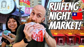 One of Taiwan's BEST night markets! 🇹🇼 Trying local food in Kaohsiung (高雄), Taiwan