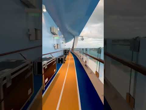 When a timelapse of the Icon of the Seas jogging track is still this long! 😳 #cruise #shorts