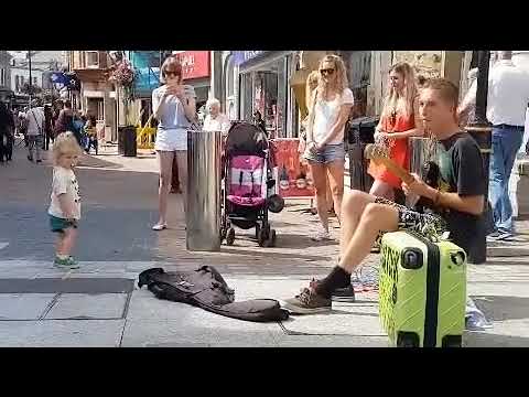 Dr Funk Busking in Newquay (2 songs)