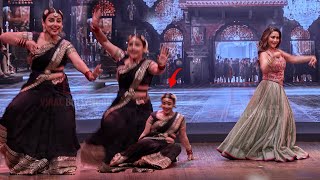 Vidya Balan’s Unexpected Fall During Ami Je Tomar 3.0 While Dancing with Madhuri Dixit