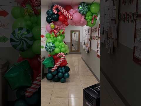 60 Second Balloon Garland Tutorial #grinchmas