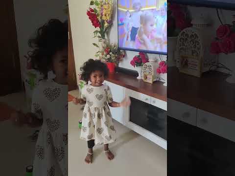 Junia dancing, jumping n making some noise | Little life hack #romadiana #2yearsold  #littlelifehack