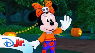 Minnie's Bow-Toons: Camp Minnie 🎃🏕️ | A Shadow and a Doubt | @disneyjr​