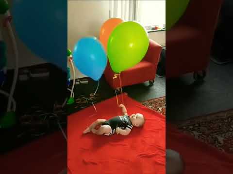 baby playing balloon🎈 #cutebaby #shorts