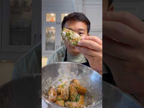 Garlic Parm Chicken Wings #chickenwings #garlicparmesan