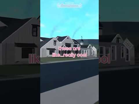 REACTING TO FANS BLOXBURG HOUSES ON STREAM! #shorts