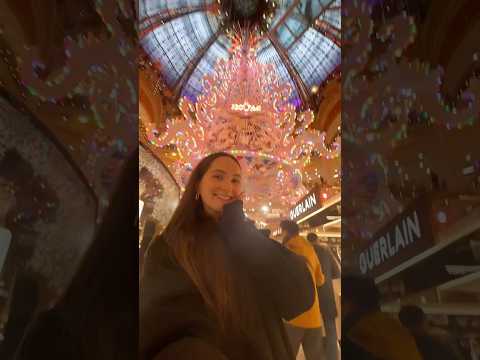 #paris #christmas #paristravel #christmasinparis #parischristmas #galerieslafayette #christmastree