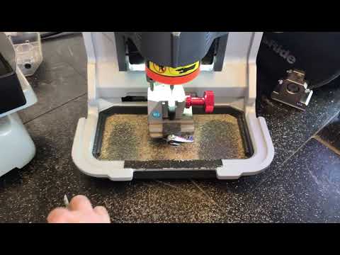 How to cut thin Toyota Lexus emergency key with mini condor and Bianchi 994 laser key machine