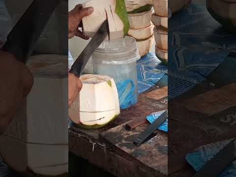 so refreshing coconut water #satisfying #coconutwater #streetfood #youtubeshorts @GatchieJr33