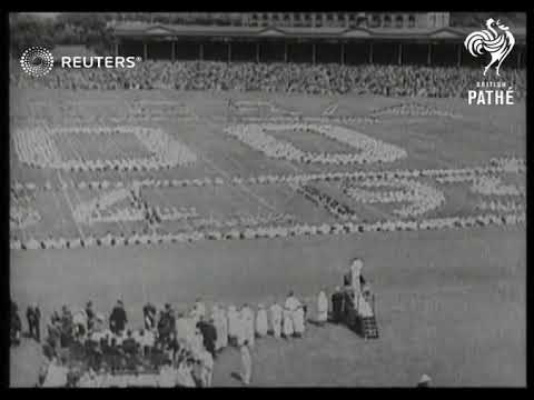 First pictures  arrive back of  Scott and Black,  winners of Melbourne air race /  Melbour...(1934)