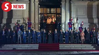 Biden, Xi, and APEC leaders meet for folkloric summit dinner