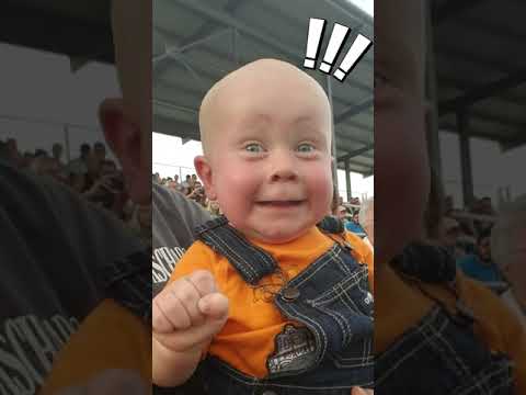 Look at this baby's reaction, so funny HAHA 🤣🤣 #baby #funnybaby #babyreaction #laugh