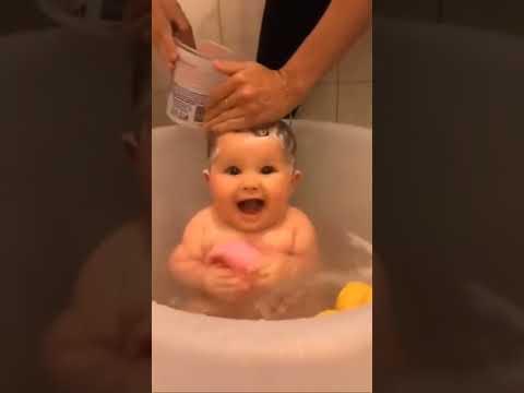 Cute baby bath #cutebaby #shorts #ytshorts #baby