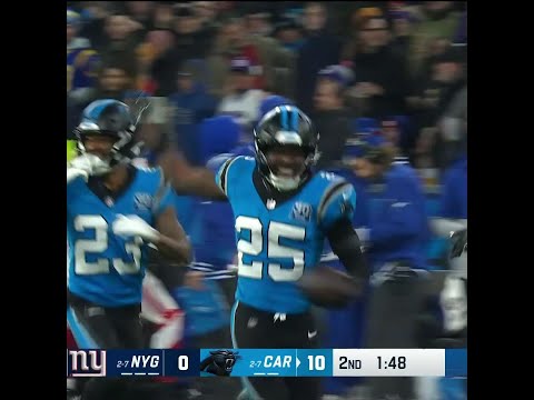 Xavier Woods intercepts the Daniel Jones pass vs. New York Giants