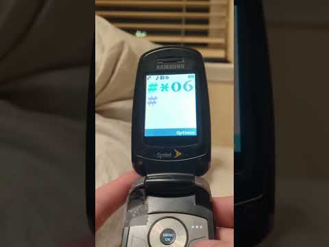 Old SK Telecom played on a Samsung SPH-M300 flip phone. #oldtechnology #samsung #tech #old #shorts