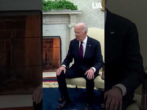 Biden Meets Trump in the Oval Office, Promises a "Smooth Transition"