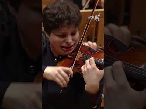 Splendid solo by @AugustinHadelichViolin 🎻♥ #violin  #brahms