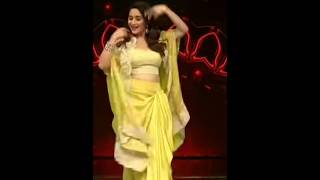 #shorts dhak dhak girl ♥️ dance performance ♥️ #music #bollywood #bollywoodsongs