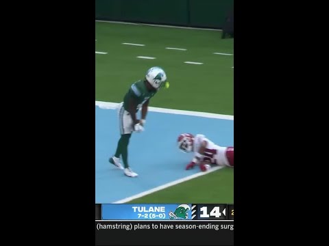 Darian Mensah with a pass completion to Dontae Fleming vs. Temple