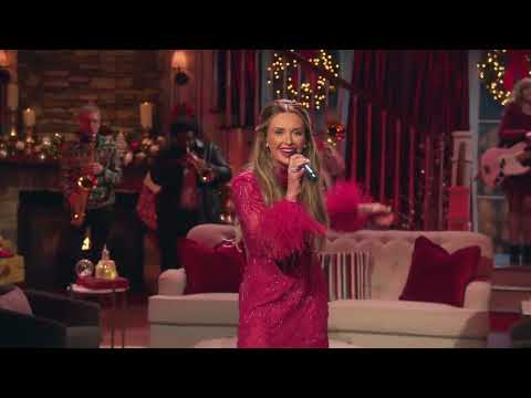 Carly Pearce - The Man With The Bag (Live from CMA Country Christmas 2022)