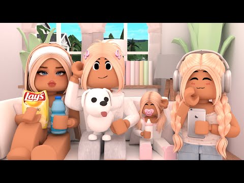 Adopting a Dog *KATE GOT SCARED* Bloxburg roleplay *WITH VOICES*