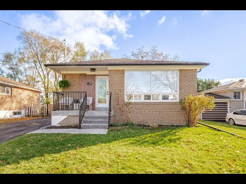 222 Silverbirch Drive, Newmarket Home - Real Estate Properties