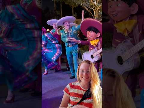 Reacting to the New Coco Show #disney