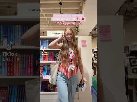 Come to a romance only bookstore with me!!! 💗🫶🏻📖