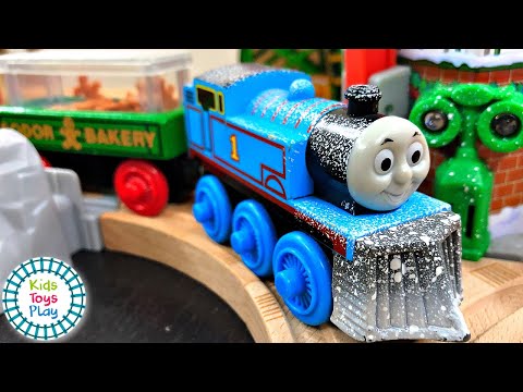 Thomas and Friends Wooden Railway Christmas Track Build