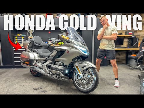 The 2024 Honda Gold Wing GL1800 REVIEW : Is it a Motorcycle or a Car?