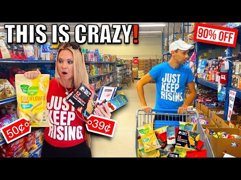 We found a CRAZY CHEAP discount FOOD store in the USA! Huge money saving!