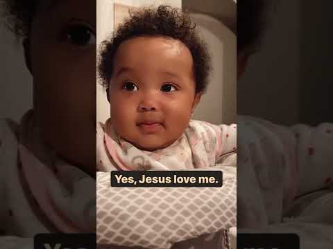 🤍 Look at how my daughter responds when I sing 😢🤍👼🏽🙌🏽 #daughter #baby #Jesus #jesuslovesme