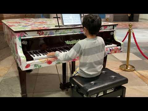 [age 8] King Gnu - BOY/ Piano cover/ Street piano/ Ranking of Kings theme song/ [8歳] ストリートピアノ