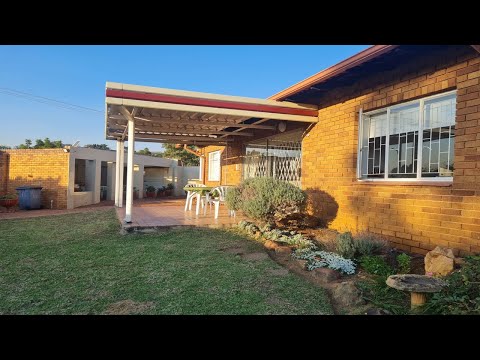 Townhouse for sale in Lynnwood Ridge | Pam Golding Properties