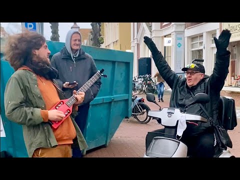 Street Performer bringing Good Energy to the Streets - Borja Catanesi