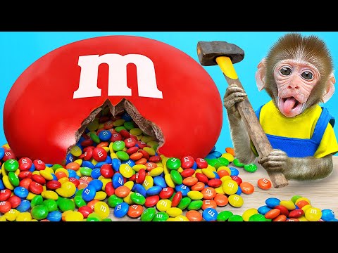 KiKi Monkey discover Giant Mystery M&M Chocolate Candy with Mixing Sweet Candy | KUDO ANIMAL KIKI