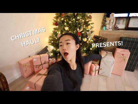 WHAT I GOT FOR CHRISTMAS! | wrapping & opening presents, haul | VLOGMAS WEEK 3