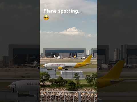 At Hongkong’s international airport cargo plane runaways…#planespotting #hkairport #viralvideo #hk