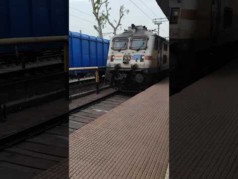 Indian Train Mass Entry 😎😎#train #indianrailways #travel #tour #rail #shorts #trending