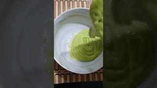 Avocado🥑 puree for babies 6 months+ #babyfood #avocadopuree #babyfoodrecipes #shorts