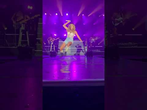 First fall on stage, better make it count 😂🙈💁🏼‍♀️ #fail #stagefail #countrysinger